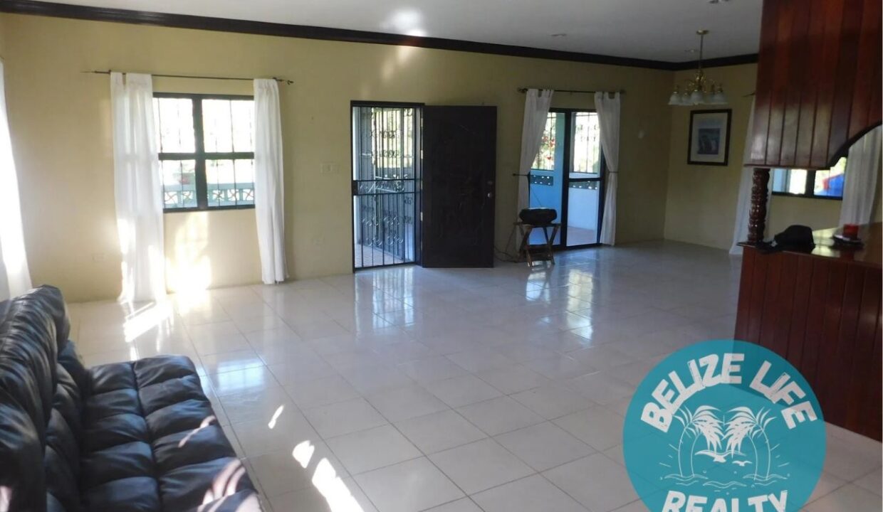 Dream House Oasis Biscayne Belize Livingroom 2