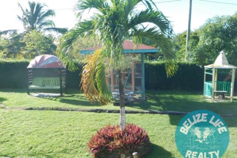 Dream House Oasis Biscayne Belize relax area