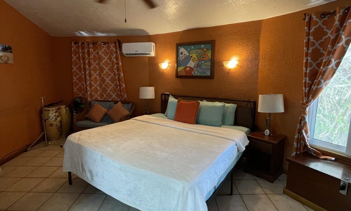 Beachfront, Turn Key Condo at White Sands Cove