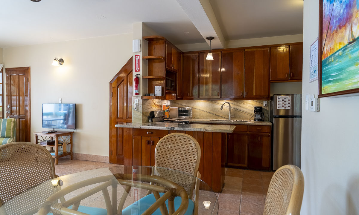 07-Dining-Kitchen_web
