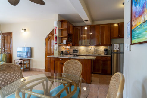 07-Dining-Kitchen_web