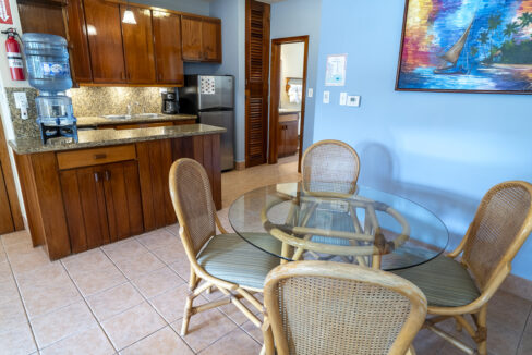 11-Dining-Kitchen_web