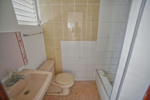 APT20220BATHROOM