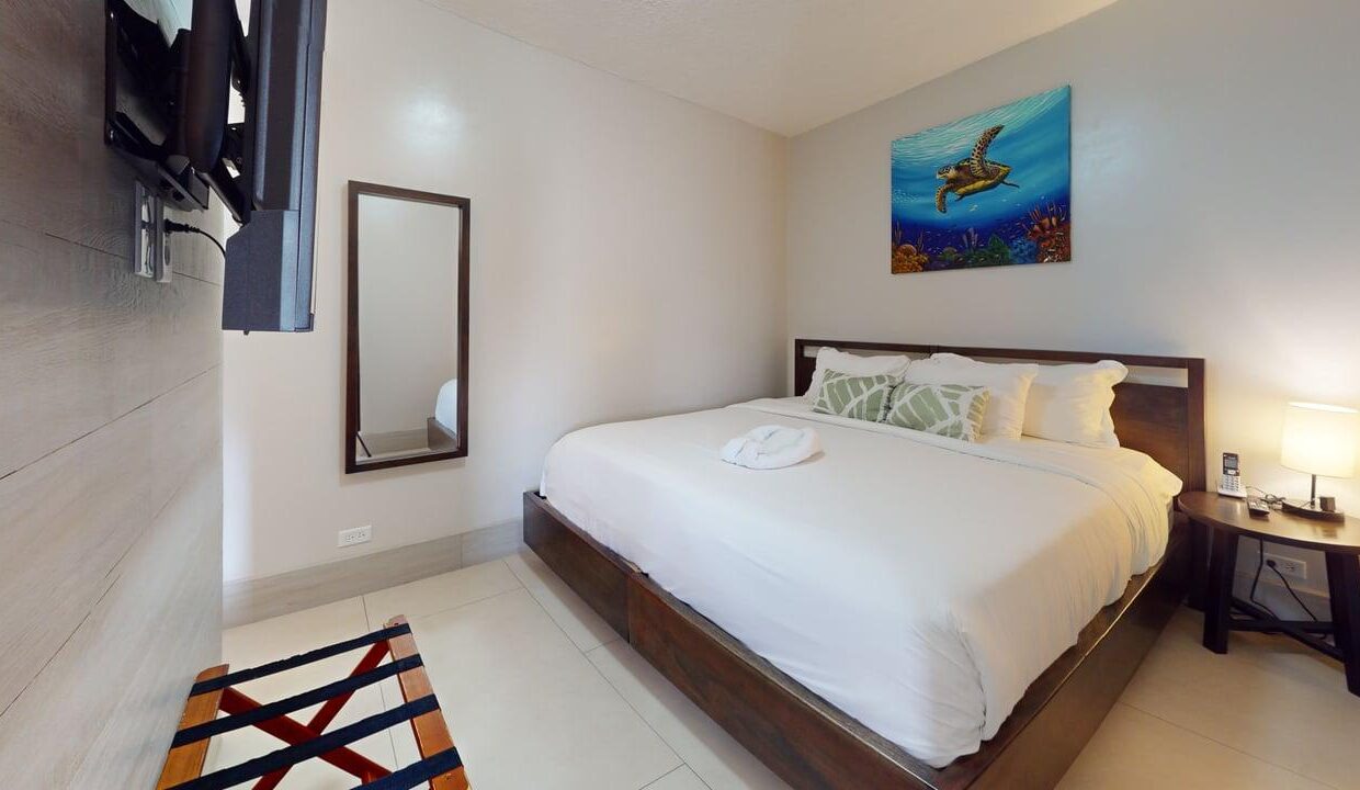 Bananas-Beachfront-Bedroom-1