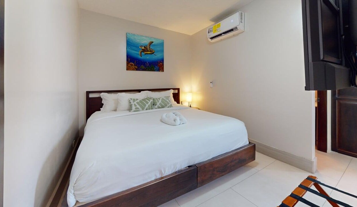 Bananas-Beachfront-Bedroom
