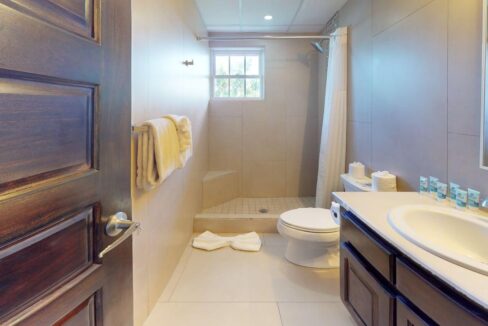 Courtyard-Suite-Bathroom