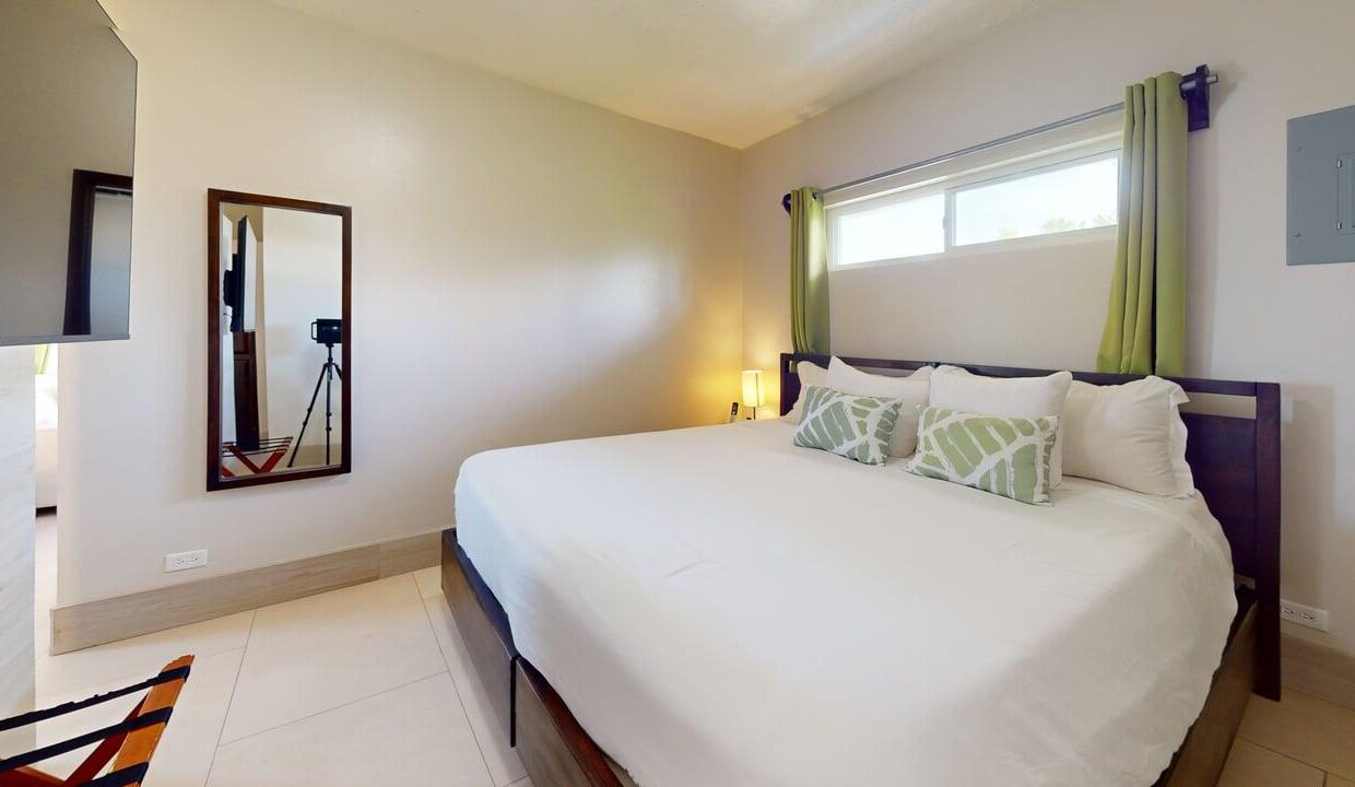 Courtyard-Suite-Bedroom