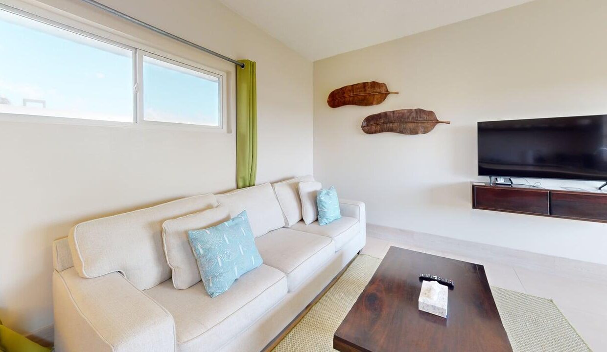 Courtyard-Suite-Living-Room-1