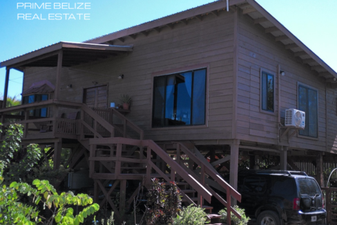 Exterior-view-2-bedroom-house-Caribbean-way