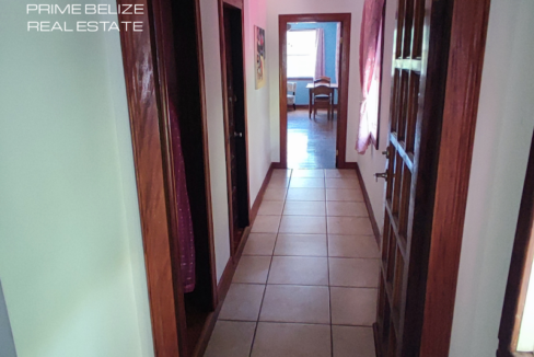 PH0071-hall