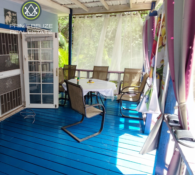 PH0071-outdoor-dining-area