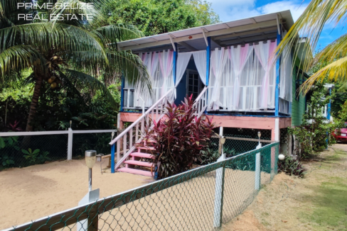 PH0071-outdoor-with-fenced-yard-pet-friendly