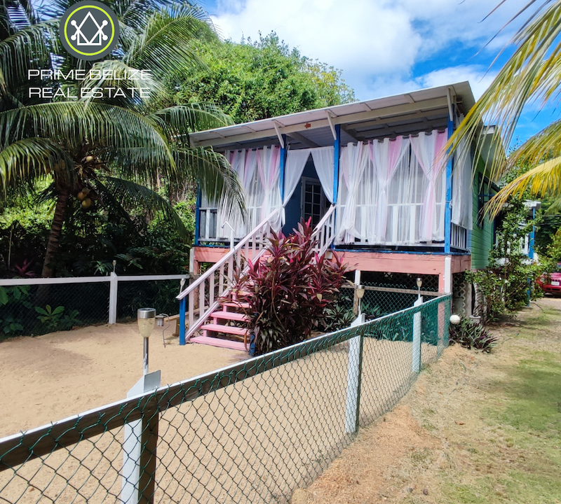 PH0071-outdoor-with-fenced-yard-pet-friendly