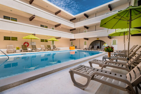 Pool_Bananas_DuarteDellarole-11-1-scaled