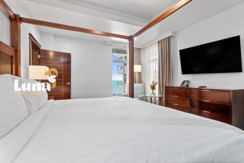Room_402_RoyalKahal_DuarteDellarole-21