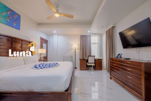 Royal-Kahal-Unit-202-April_2026-LIGH6340-HDR-1280x853