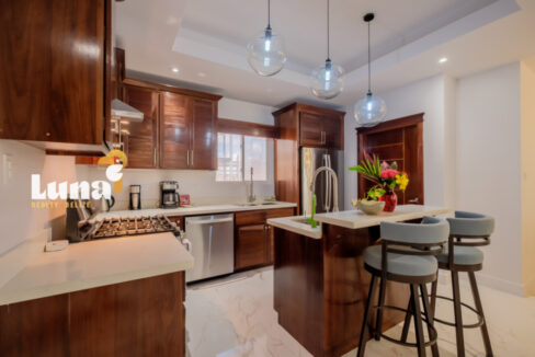 Royal-Kahal-Unit-302-April_2026-LIGH6593-HDR-900x600