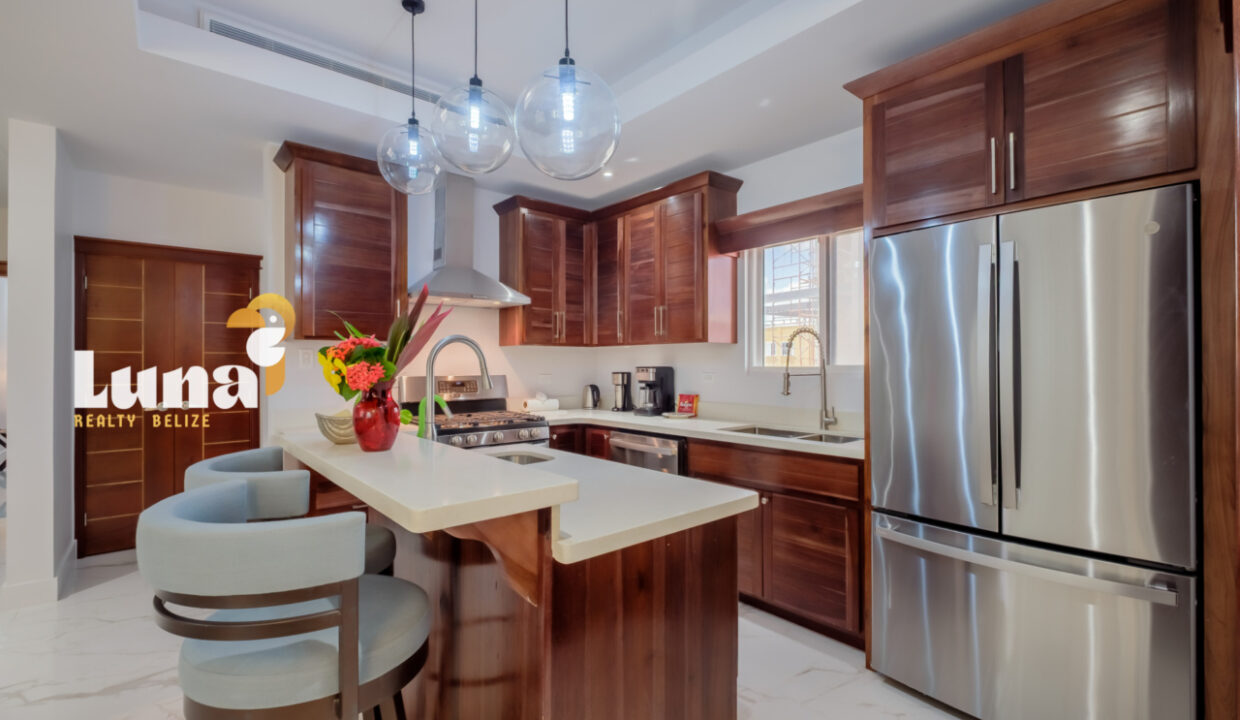 Royal-Kahal-Unit-302-April_2026-LIGH6611-HDR-1280x853