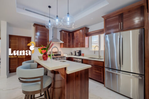 Royal-Kahal-Unit-302-April_2026-LIGH6611-HDR-1280x853