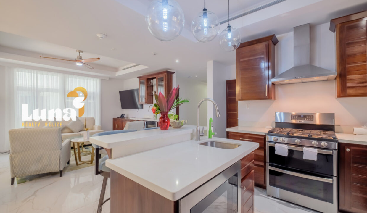 Royal-Kahal-Unit-302-April_2026-LIGH6629-HDR-1280x853