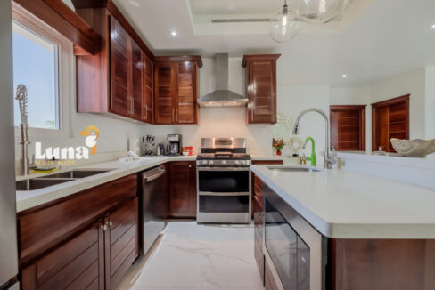Royal-Kahal-Unit-304-May_2026-LIGH1180-HDR-1280x853