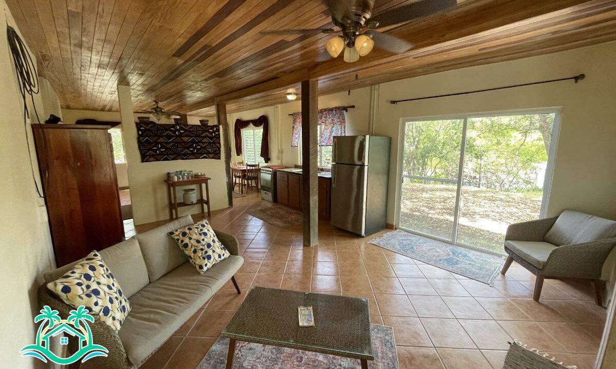 Beautiful Riverfront Home in Burrell Boom