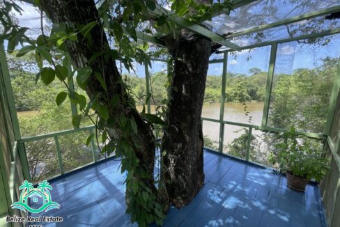 Beautiful Riverfront Home in Burrell Boom