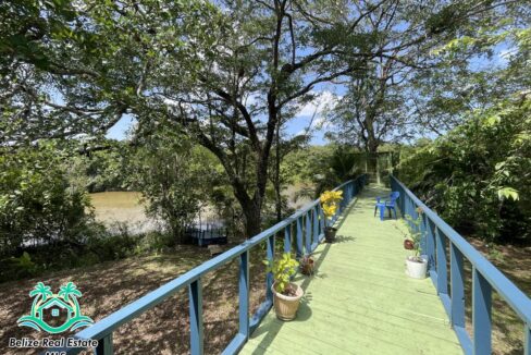 Beautiful Riverfront Home in Burrell Boom