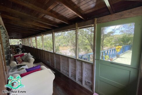 Beautiful Riverfront Home in Burrell Boom