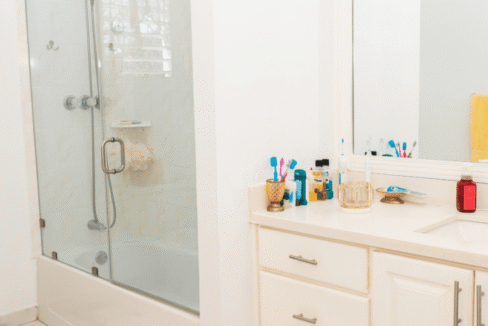MAster-bathroom
