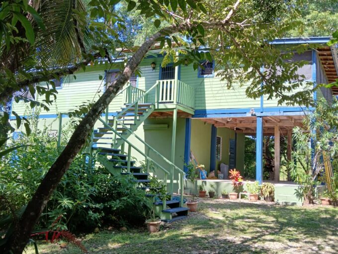 Beautiful Riverfront Home in Burrell Boom