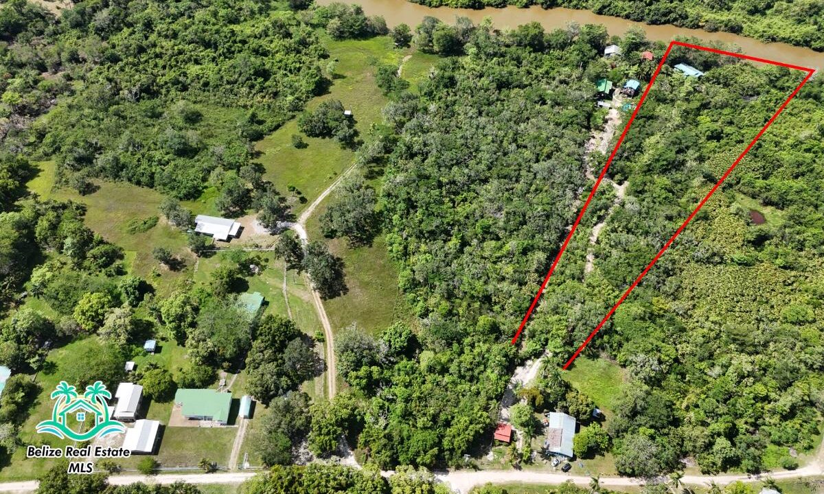 Beautiful Riverfront Home in Burrell Boom