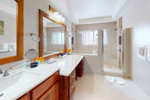 Grand-Caribe-F9-Bathroom