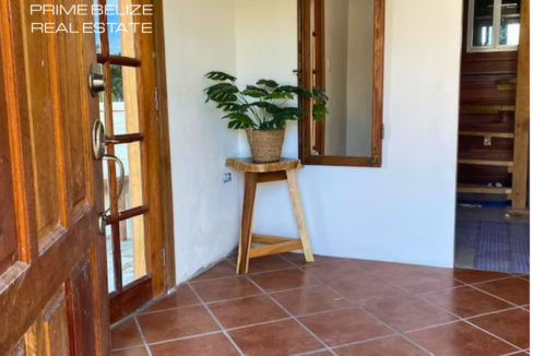 PH0072-house-entrance