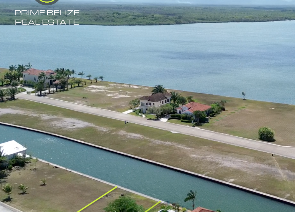 PL0231-Canal-front-lot-in-gated-community