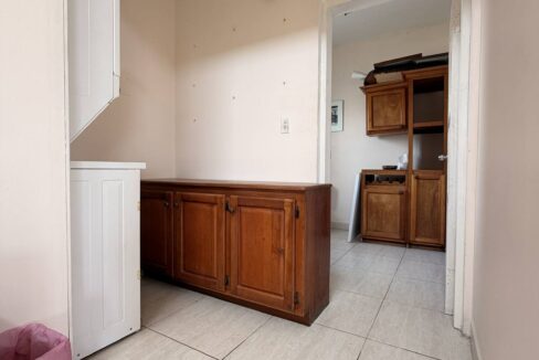 ambergris-caye-canal-front-home-utility-room-01