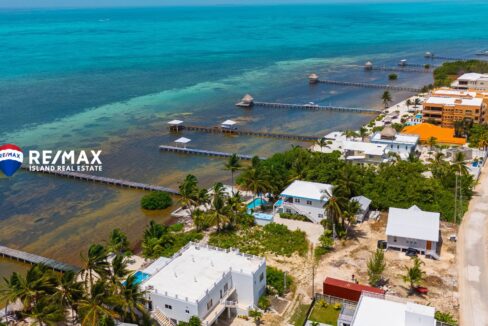 VIEW-THE-BLUE-BEACHFRONT-HOME-RESIZED-WATERMARKED-12