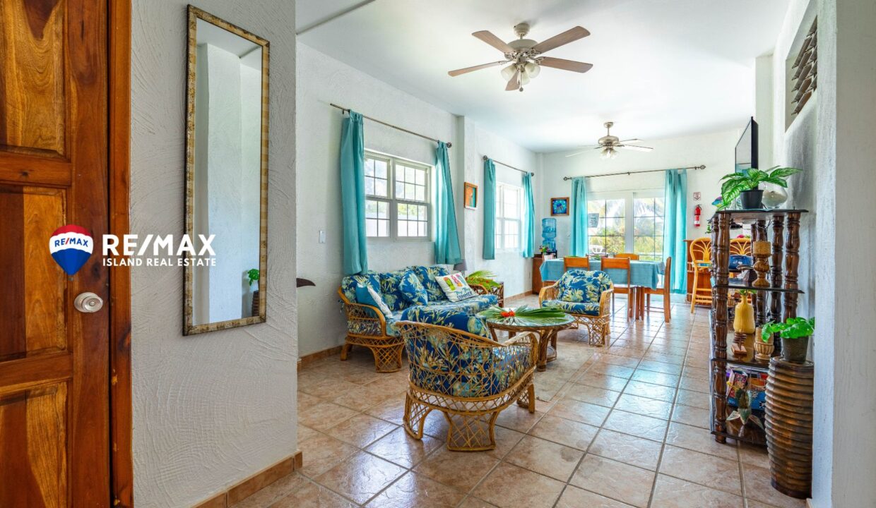 VIEW-THE-BLUE-BEACHFRONT-HOME-RESIZED-WATERMARKED-34