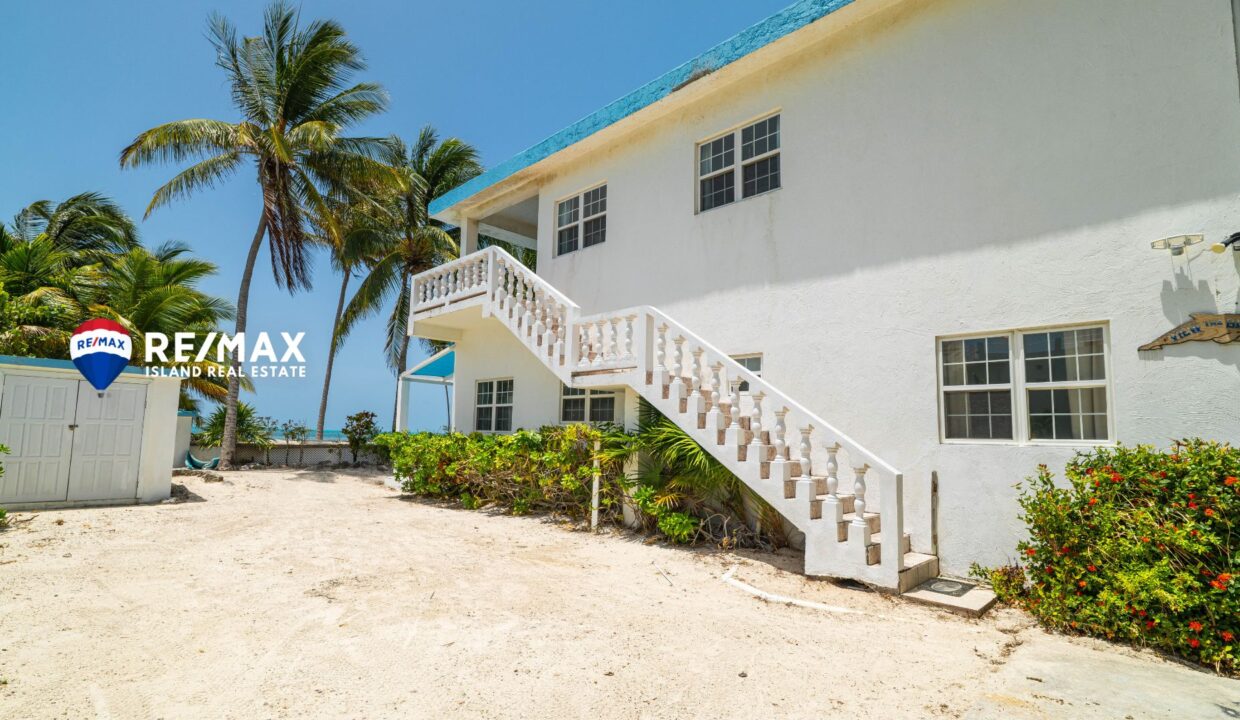 VIEW-THE-BLUE-BEACHFRONT-HOME-RESIZED-WATERMARKED-45