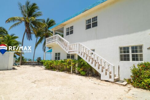 VIEW-THE-BLUE-BEACHFRONT-HOME-RESIZED-WATERMARKED-45