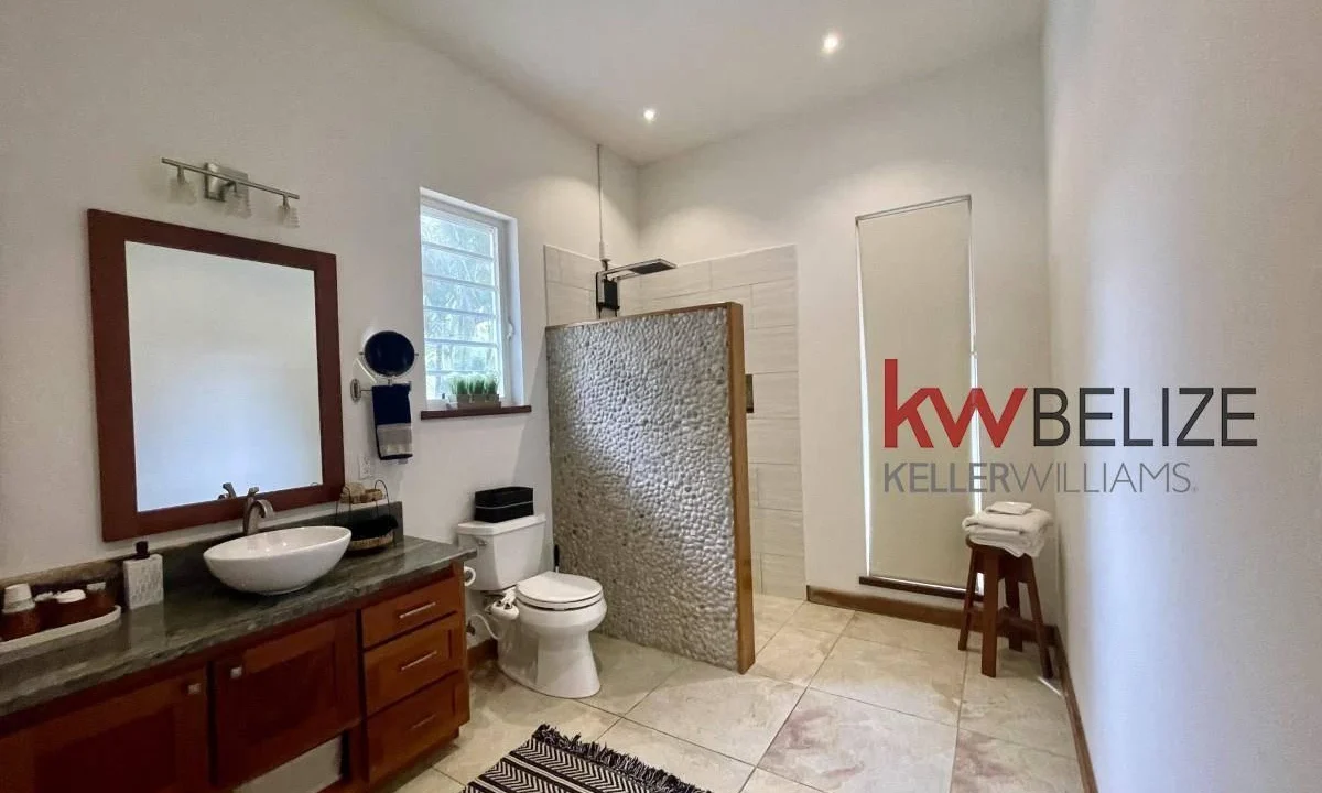kellerwilliamsbelize-h2101-37