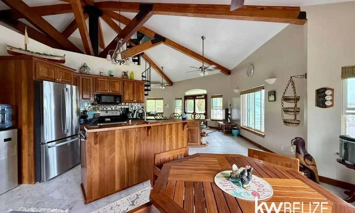 kellerwilliamsbelize-h2109-09