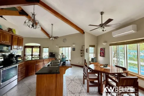 kellerwilliamsbelize-h2109-10