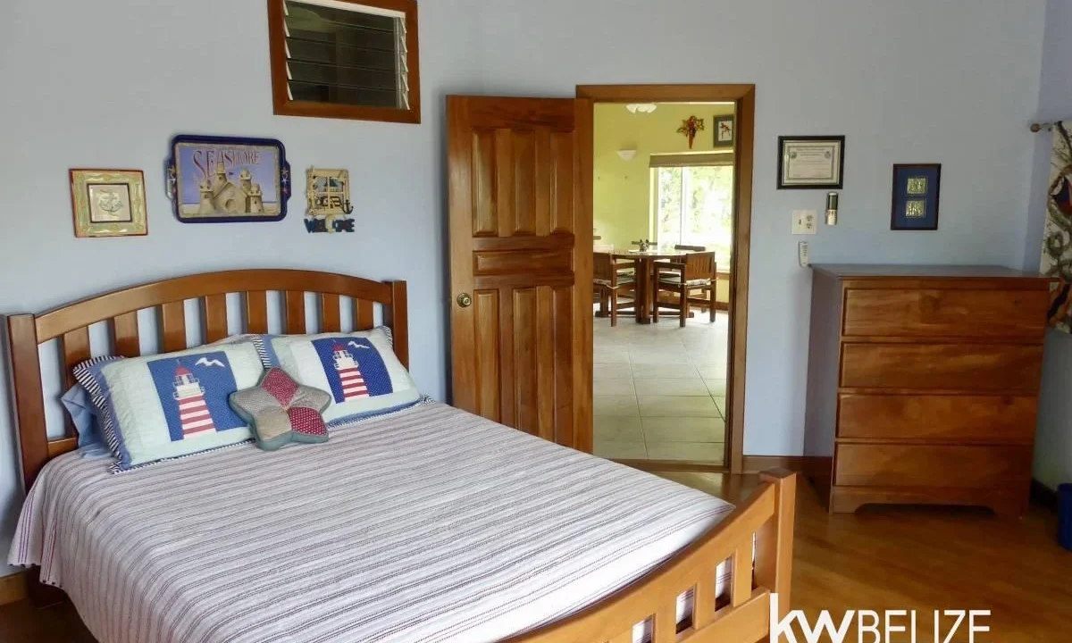 kellerwilliamsbelize-h2109-22