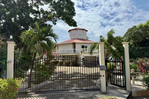 kellerwilliamsbelize-h2110-02
