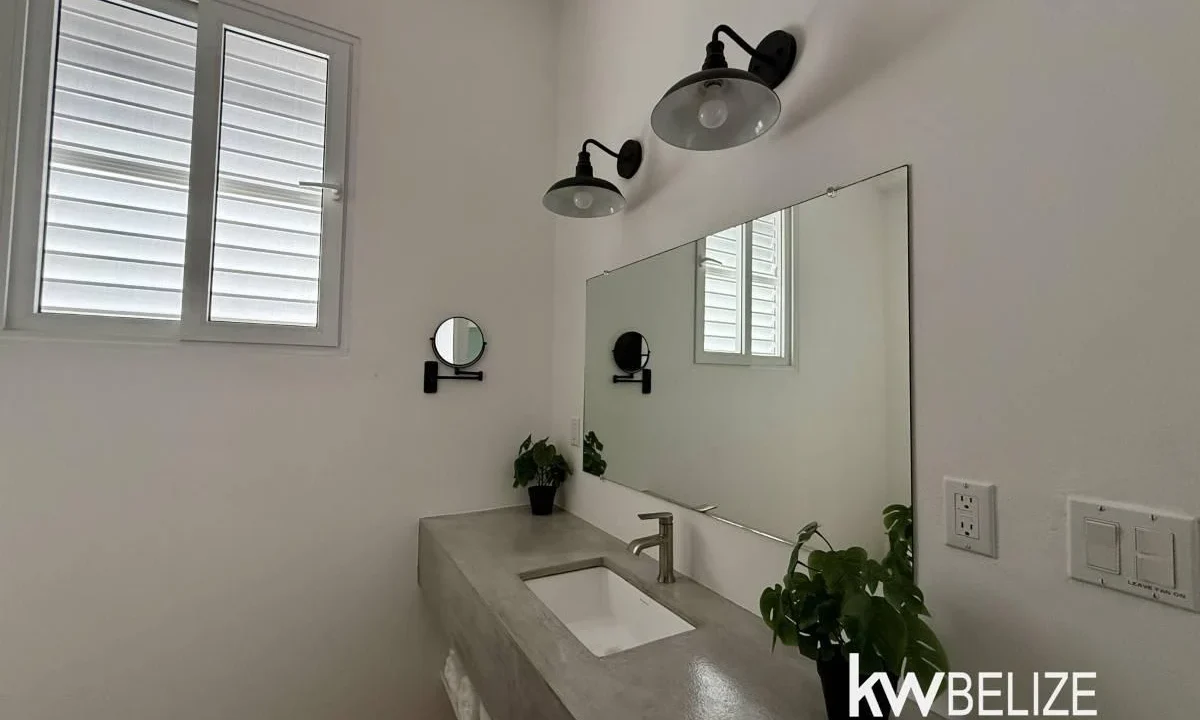 kellerwilliamsbelize-h2112-22