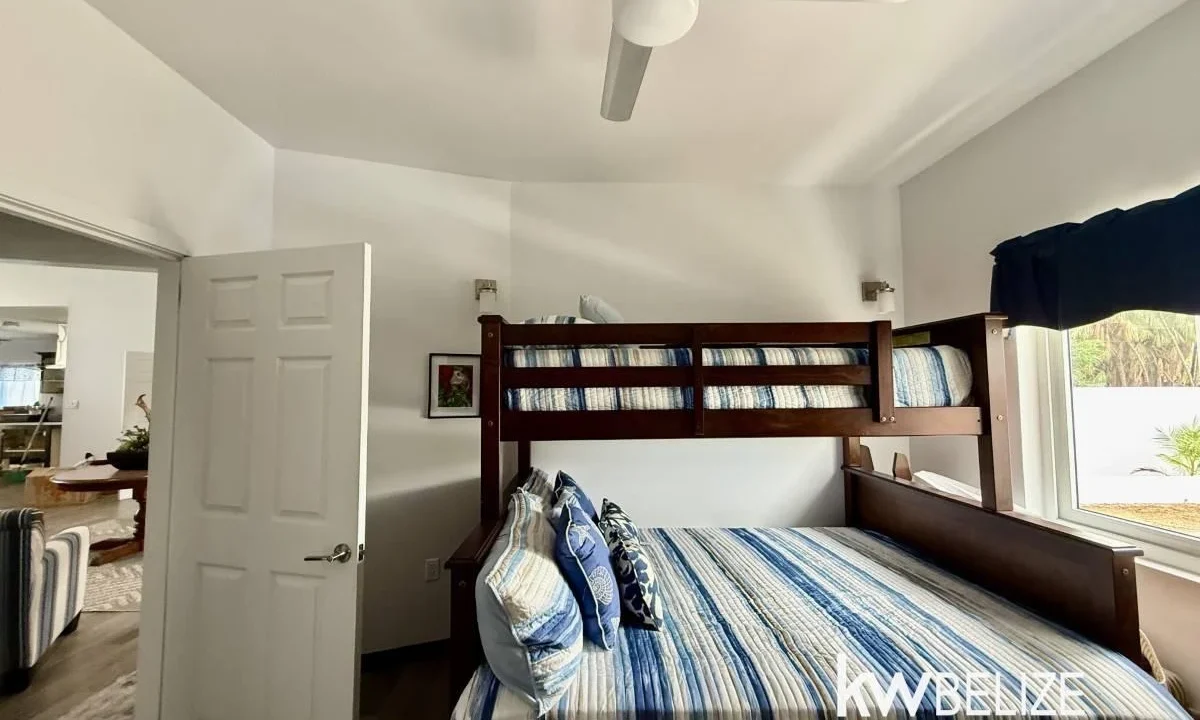 kellerwilliamsbelize-h2123-23