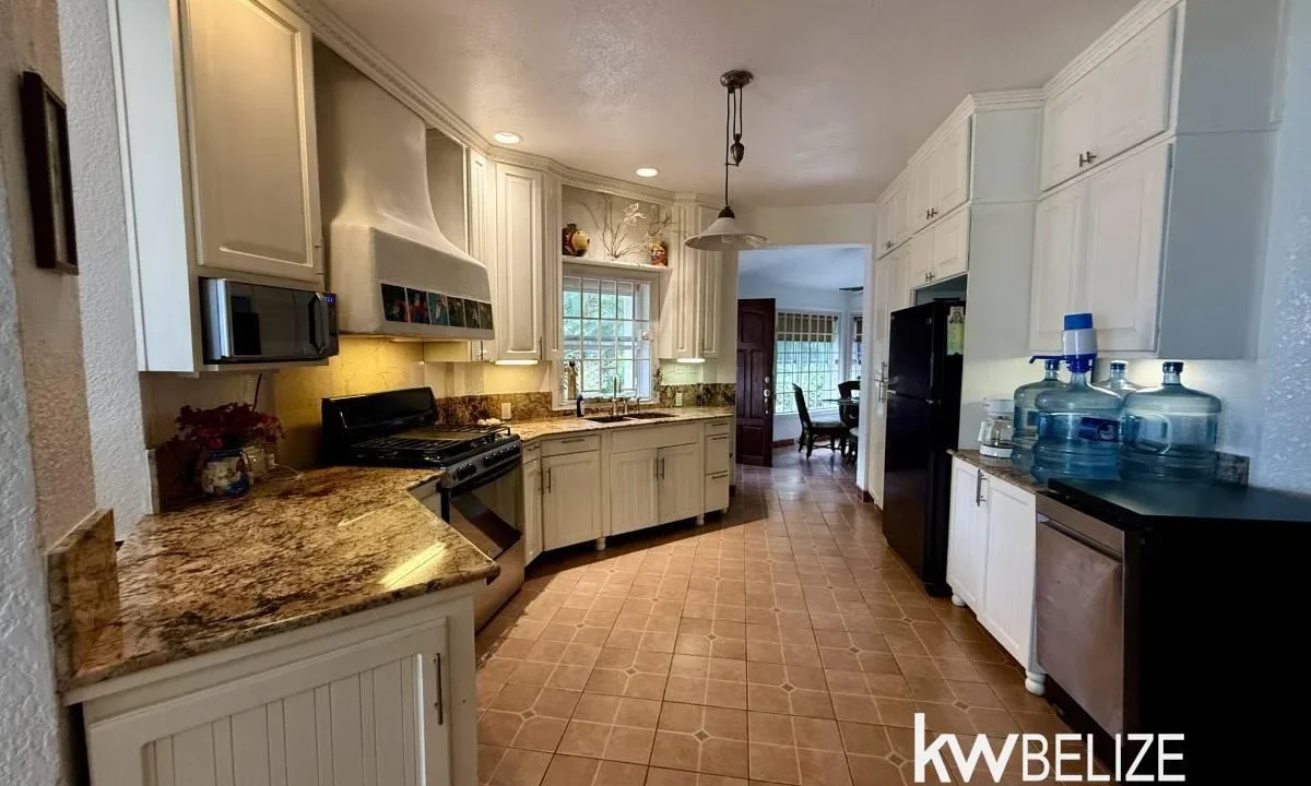 kellerwilliamsbelize-h2127-09