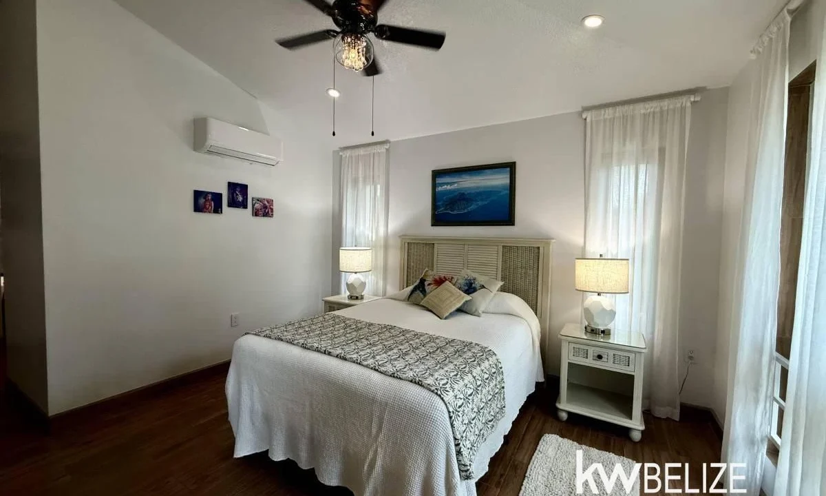 kellerwilliamsbelize-h2127-16