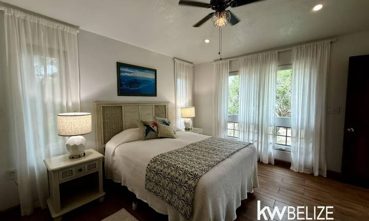kellerwilliamsbelize-h2127-17